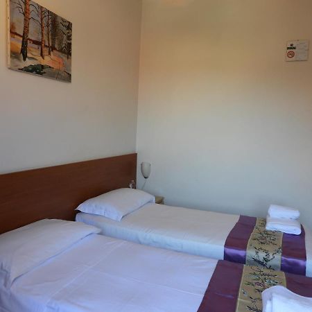 B&B Isola 피우미치노 외부 사진